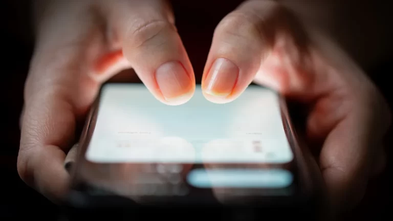 تحديات وحلول الترجمة إلى اللغة العربية: دليلك الشامل لتحقيق الدقة والكفاءة